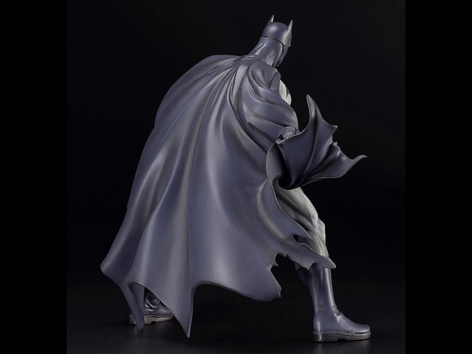 Kotobukiya 1/6 DC Batman: Hush Batman ArtFx+ Statue 4 Kotobukiya 1/6 DC Batman: Hush Batman ArtFx+ Statue - Image 3