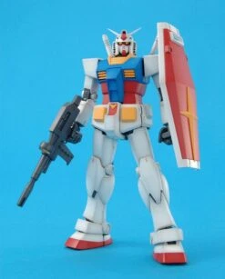 Bandai Gundam 1/100 MG Gundam 0079 RX-78-2 Gundam Ver 2.0 Model Kit