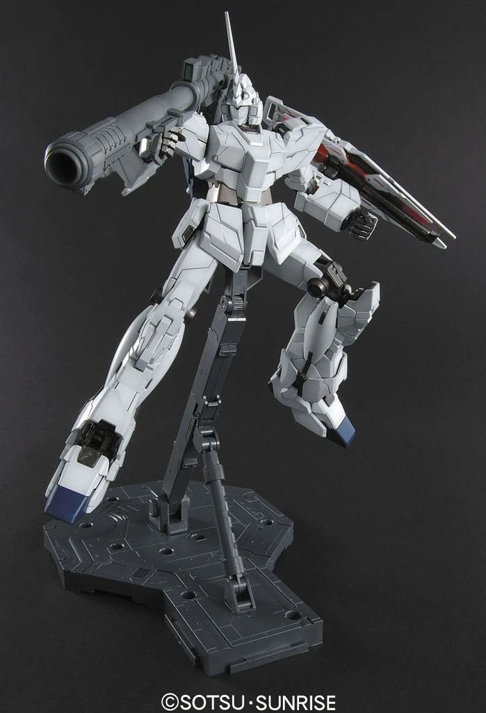Bandai Gundam 1/100 MG RX-0 Unicorn Gundam (OVA) Full Psycho-Frame Model Kit 7 Bandai Gundam 1/100 MG RX-0 Unicorn Gundam (OVA) Full Psycho-Frame Model Kit - Image 5