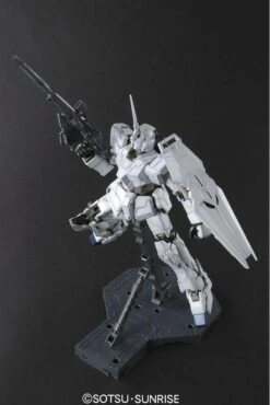 Bandai Gundam 1/100 MG RX-0 Unicorn Gundam (OVA) Full Psycho-Frame Model Kit 17 Bandai Gundam 1/100 MG RX-0 Unicorn Gundam (OVA) Full Psycho-Frame Model Kit -Bandai Zone 4543112620538 f