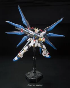 Bandai Gundam 1/144 RG #14 Seed Destiny ZGMF-X20A Strike Freedom Gundam Model Kit -Bandai Zone 4543112851390i