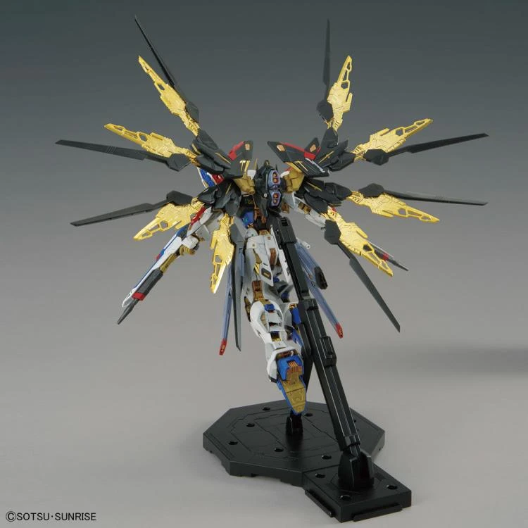 Bandai Gundam 1/100 MGEX Seed Destiny ZGMF-X20A Strike Freedom Gundam Model Kit 7 Bandai Gundam 1/100 MGEX Seed Destiny ZGMF-X20A Strike Freedom Gundam Model Kit - Image 5