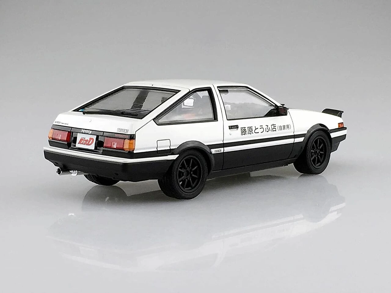 Aoshima 1/24 Initial D #01 Takumi Fujiwara Toyota AE86 Trueno (Project D Ver.) Model Kit 4 Aoshima 1/24 Initial D #01 Takumi Fujiwara Toyota AE86 Trueno (Project D Ver.) Model Kit - Image 2